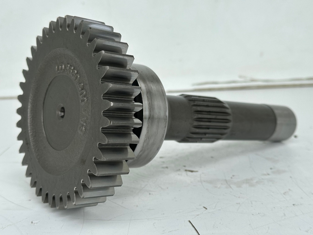 Liebherr Triebwelle ID-Nr.10117140 mit Zylinderrollenlager ID-Nr.7080150 - ID-Nr.7380070. A914, A922, A924, A928, LH30, LH35, P914, P924, R906, R914, R916, R924, R924 COMP. #101171470.01# - Hydraulic pump for Construction machinery: picture 4 Liebherr Triebwelle ID-Nr.10117140 mit Zylinderrollenlager ID-Nr.7080150 - ID-Nr.7380070. A914, A922, A924, A928, LH30, LH35, P914, P924, R906, R914, R916, R924, R924 COMP. #101171470.01# - Hydraulic pump for Construction machinery: picture 4