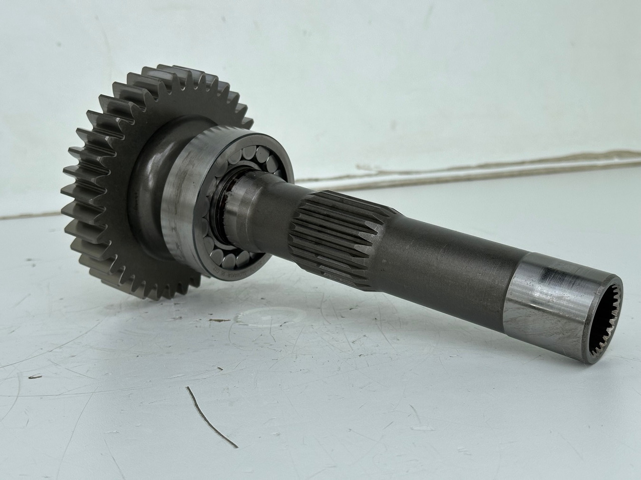 Liebherr Triebwelle ID-Nr.10117140 mit Zylinderrollenlager ID-Nr.7080150 - ID-Nr.7380070. A914, A922, A924, A928, LH30, LH35, P914, P924, R906, R914, R916, R924, R924 COMP. #101171470.02# - Hydraulic pump for Construction machinery: picture 3 Liebherr Triebwelle ID-Nr.10117140 mit Zylinderrollenlager ID-Nr.7080150 - ID-Nr.7380070. A914, A922, A924, A928, LH30, LH35, P914, P924, R906, R914, R916, R924, R924 COMP. #101171470.02# - Hydraulic pump for Construction machinery: picture 3