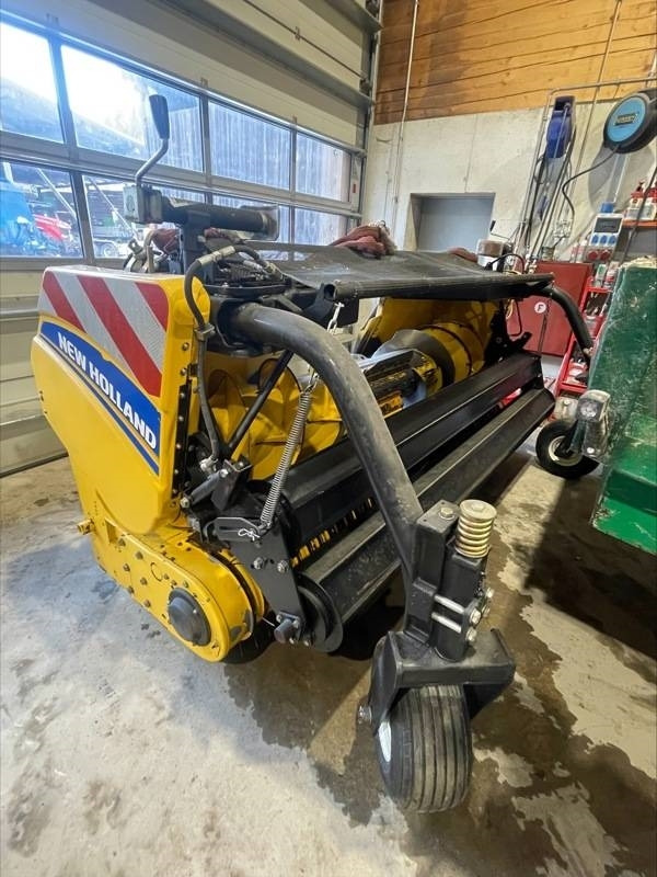 Forage harvester New Holland FR 650: picture 8