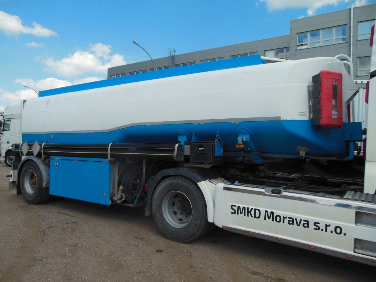 WILLIG/HALLER/HLS 240.45/2,NPC 04, 4 KAMMER - Tank semi-trailer: picture 4 WILLIG/HALLER/HLS 240.45/2,NPC 04, 4 KAMMER - Tank semi-trailer: picture 4