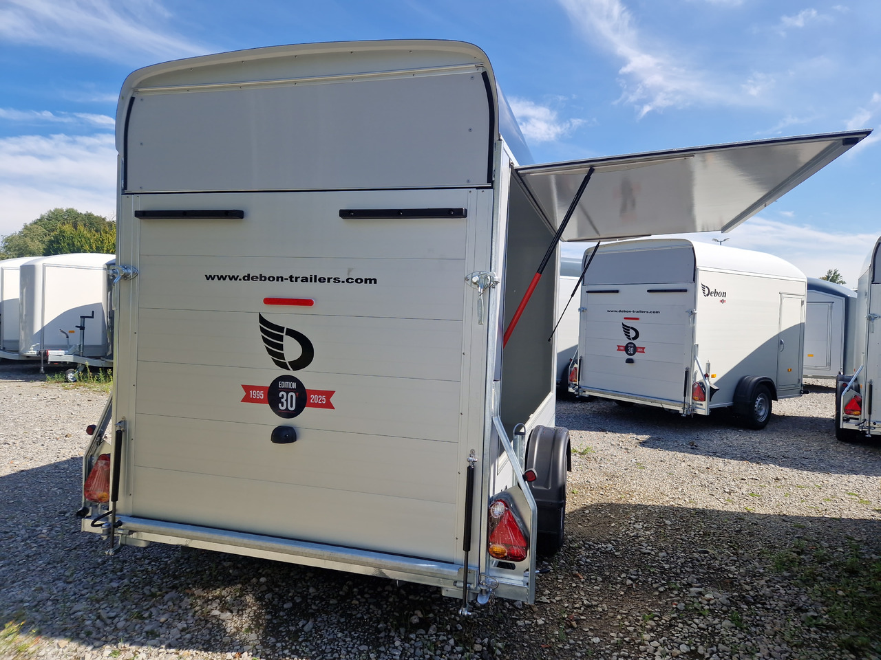 Cargo Roadster 400 312x164x184cm Sandwich Poly black Seitetür Seitenklappe 1300kg Pullman 100km/H - Closed box trailer: picture 3 Cargo Roadster 400 312x164x184cm Sandwich Poly black Seitetür Seitenklappe 1300kg Pullman 100km/H - Closed box trailer: picture 3