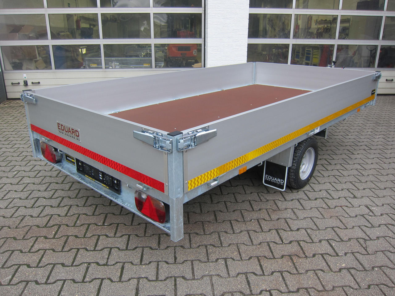 Hochlader 310x160x30cm Lfh: 56cm 10" niedrig Fahrwerk (M) 1350kg - Car trailer: picture 3 Hochlader 310x160x30cm Lfh: 56cm 10" niedrig Fahrwerk (M) 1350kg - Car trailer: picture 3