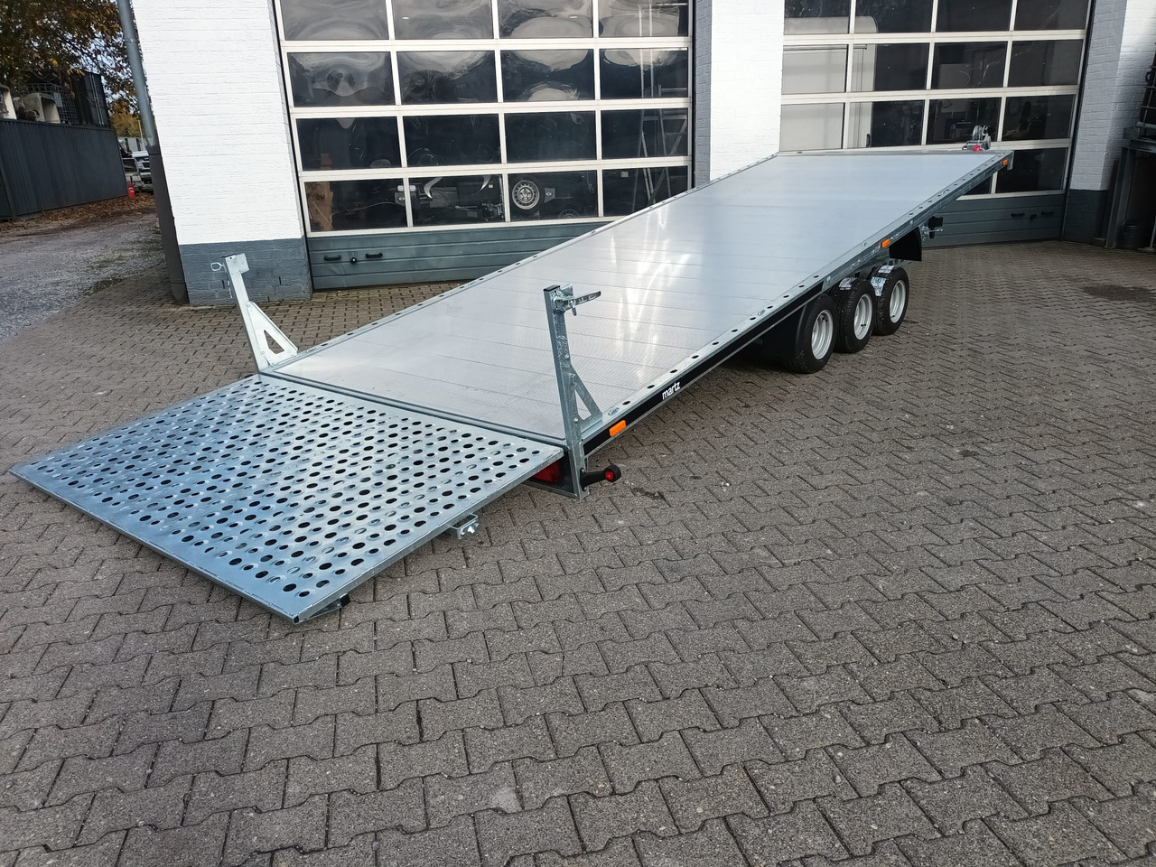 Martz Universal GT KIPP 600/3 S 600x210cm Aluboden ankippbar Hecklappe Winde Tridem 10" 3500kg - Plant trailer: picture 1 Martz Universal GT KIPP 600/3 S 600x210cm Aluboden ankippbar Hecklappe Winde Tridem 10" 3500kg - Plant trailer: picture 1