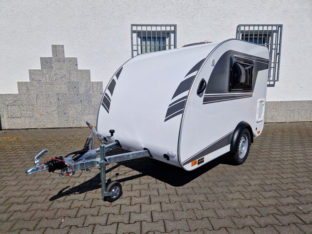 Caravan Mini Camper Mini Tommy TMC25 252x140x121cm aero V1 Küche 12V/230V 100km/H 750kg gebremst Modell 24: picture 20