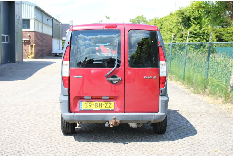 Fiat Doblò Cargo 1.9 JTD SCHUIFDEUR - Panel van: picture 4 Fiat Doblò Cargo 1.9 JTD SCHUIFDEUR - Panel van: picture 4
