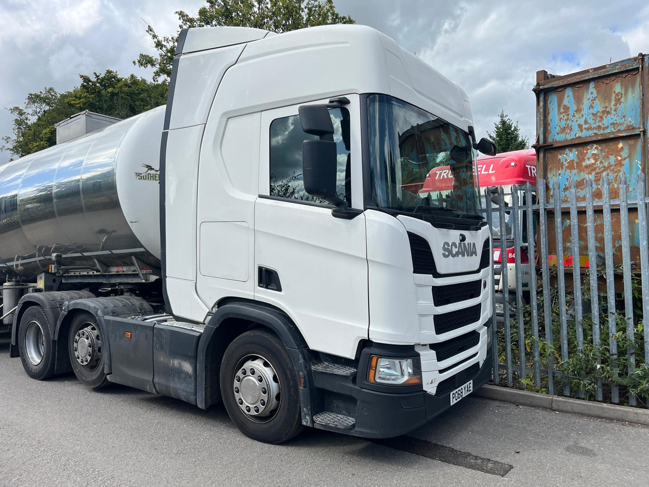Scania R450 - Tractor unit: picture 1 Scania R450 - Tractor unit: picture 1