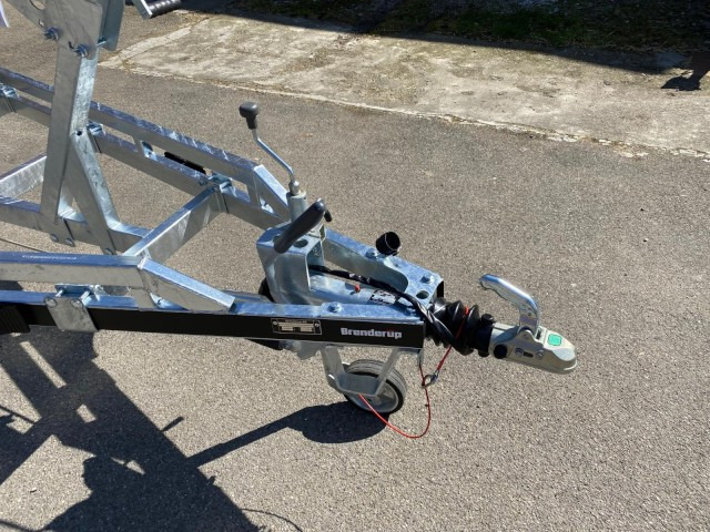 Brenderup Brenderup Premium Bootsanhänger 242500TB SR mit Superrollen, 2,5 to. 7,2m/ 24 Fuß - Boat trailer: picture 2 Brenderup Brenderup Premium Bootsanhänger 242500TB SR mit Superrollen, 2,5 to. 7,2m/ 24 Fuß - Boat trailer: picture 2