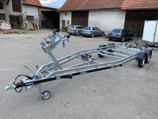 Brenderup Premium Bootsanhänger 242000TB SR mit Superrollen, 2,0 to. 7,2m/ 24 Fuß - Boat trailer: picture 1 Brenderup Premium Bootsanhänger 242000TB SR mit Superrollen, 2,0 to. 7,2m/ 24 Fuß - Boat trailer: picture 1