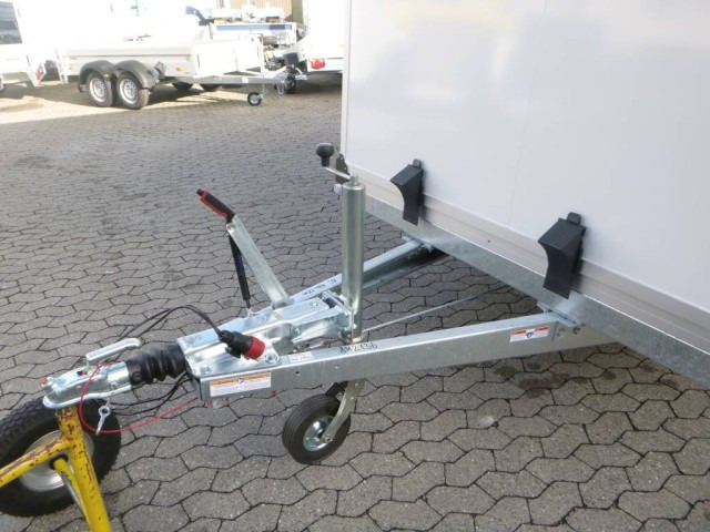 Humbaur Koffer HK 253718-20 PF30, 2,5 to. 3685x1730x1885mm - Closed box trailer: picture 2 Humbaur Koffer HK 253718-20 PF30, 2,5 to. 3685x1730x1885mm - Closed box trailer: picture 2