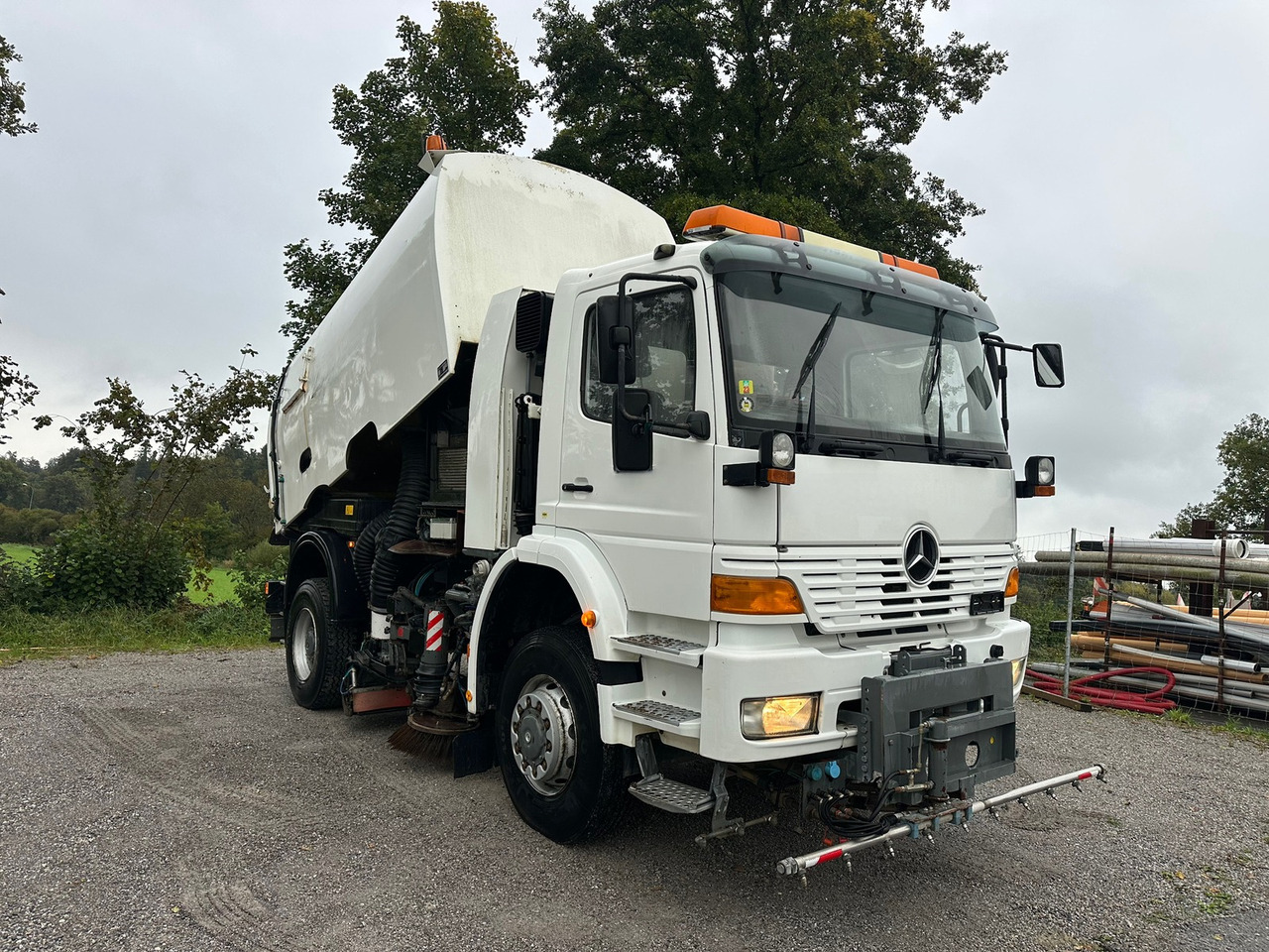 MERCEDES-BENZ Atego 1823 4x4 Faun 7m3 - Road sweeper: picture 2 MERCEDES-BENZ Atego 1823 4x4 Faun 7m3 - Road sweeper: picture 2