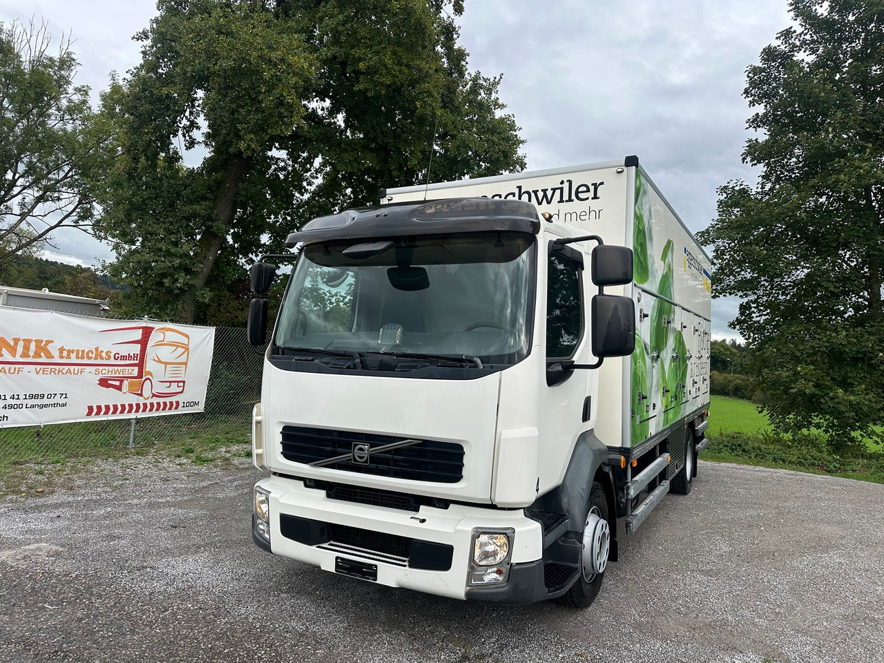VOLVO Volvo FLL 240 4x2 Tiefkühler - Refrigerator truck: picture 1 VOLVO Volvo FLL 240 4x2 Tiefkühler - Refrigerator truck: picture 1