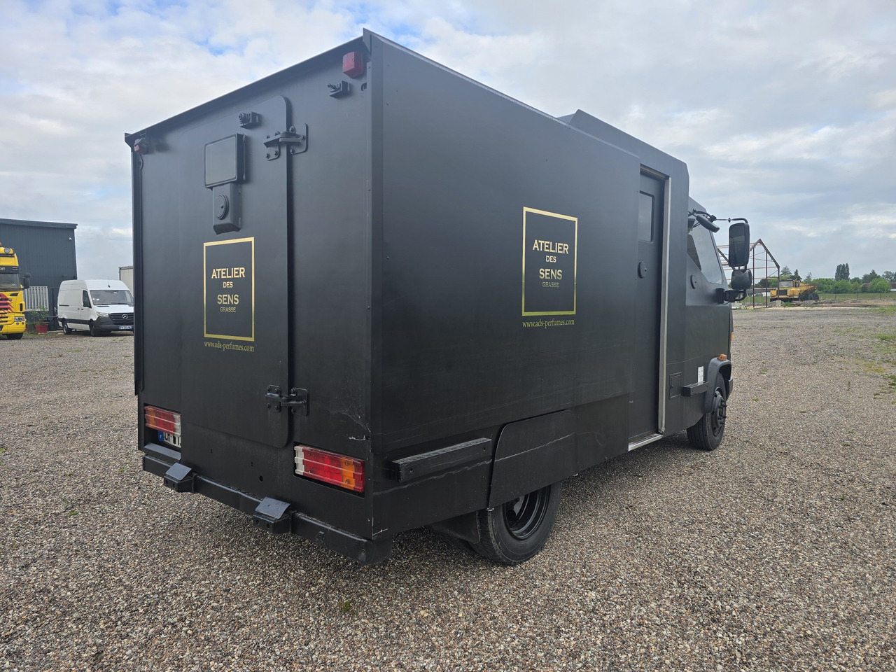Mercedes Vario 816 - Cash in transit vehicle: picture 4 Mercedes Vario 816 - Cash in transit vehicle: picture 4