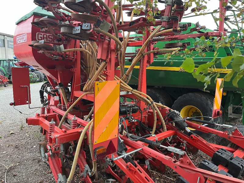 Gaspardo Gigante 600 - Combine seed drill: picture 4 Gaspardo Gigante 600 - Combine seed drill: picture 4