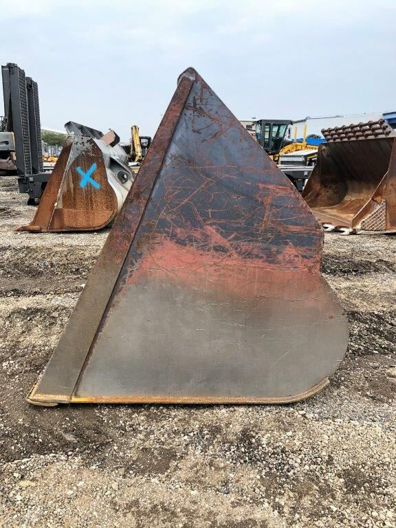 2450 mm - Loader bucket: picture 5 2450 mm - Loader bucket: picture 5