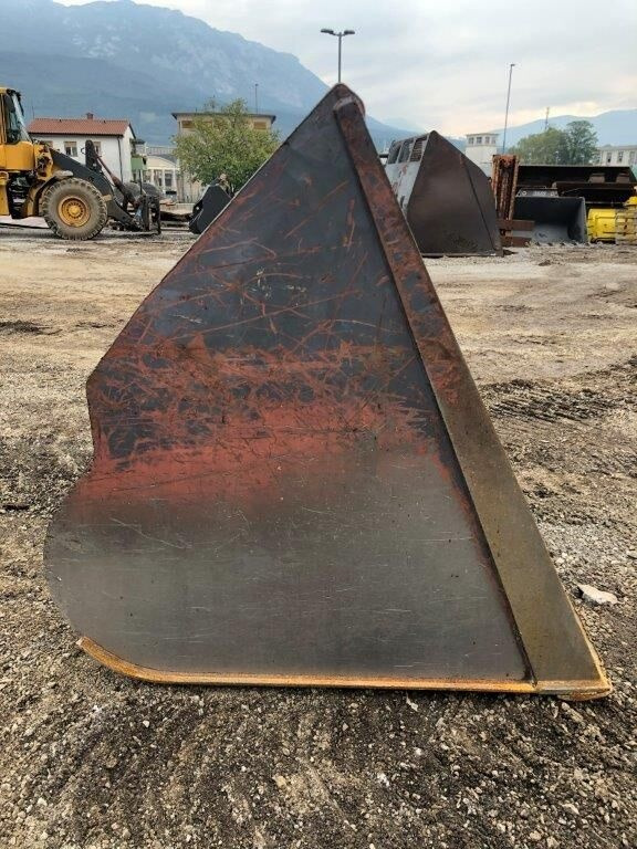 2450 mm - Loader bucket: picture 2 2450 mm - Loader bucket: picture 2