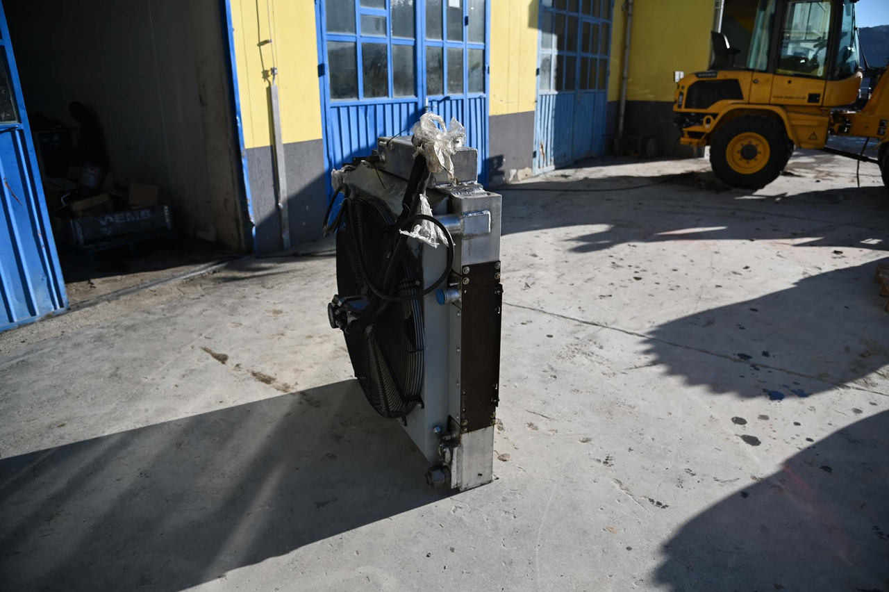 AKG engine cooling radiator - Radiator for Construction machinery: picture 4 AKG engine cooling radiator - Radiator for Construction machinery: picture 4