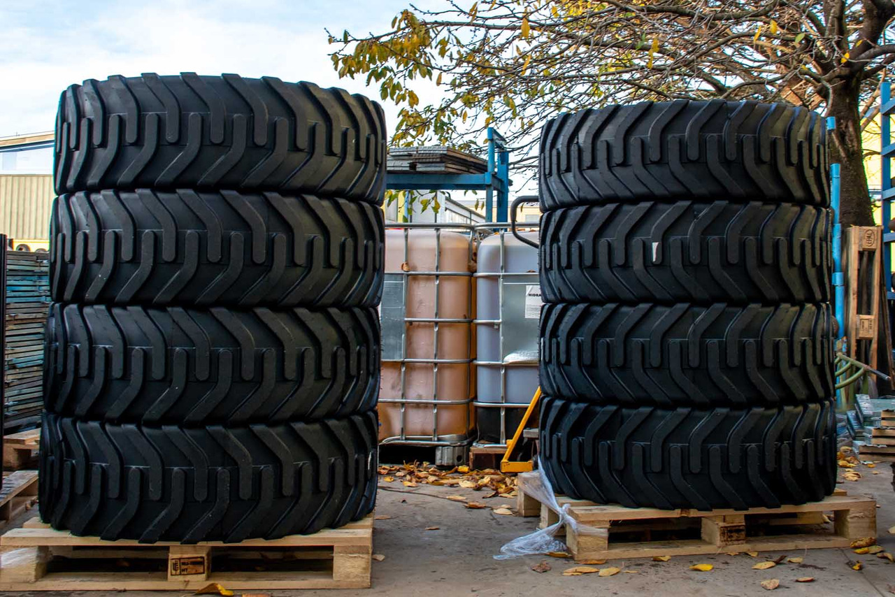 Bandenmarkt 315/70R22.5 - Wheel and tire package for Excavator: picture 4 Bandenmarkt 315/70R22.5 - Wheel and tire package for Excavator: picture 4