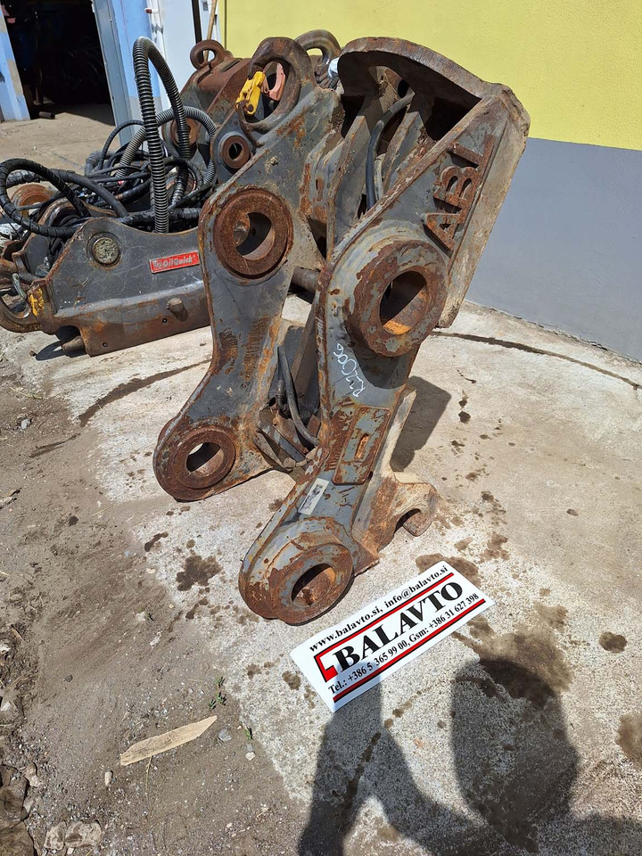 Hydraulic S1 - Quick coupler for Construction machinery: picture 1 Hydraulic S1 - Quick coupler for Construction machinery: picture 1