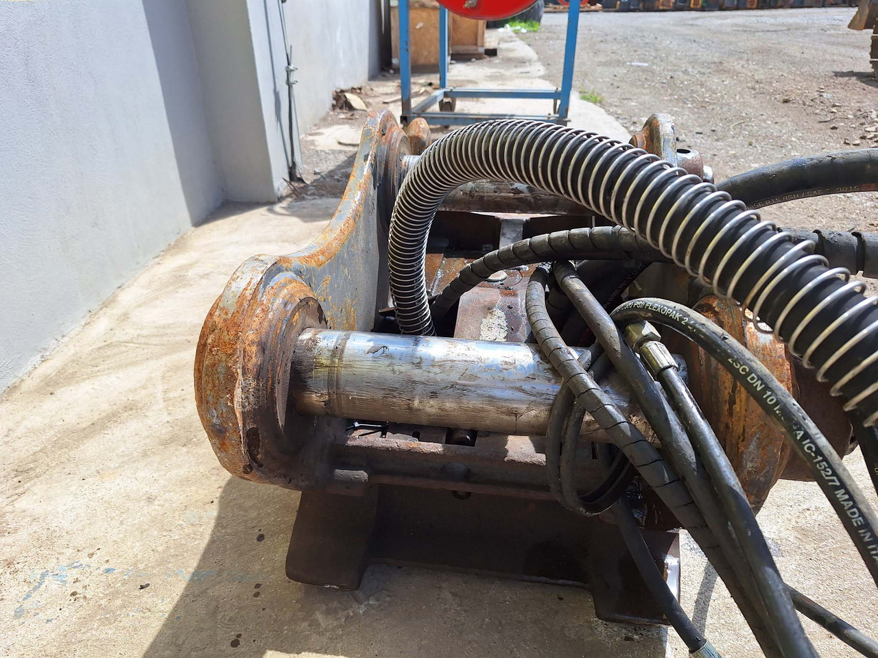 Quick coupler for Excavator OilQuick quick coupler: picture 6