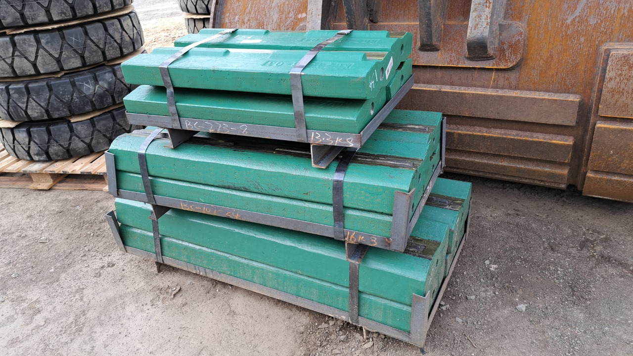 Blow bars for McCloskey I34, I44, I54 crusher - Spare parts for Crusher: picture 1 Blow bars for McCloskey I34, I44, I54 crusher - Spare parts for Crusher: picture 1