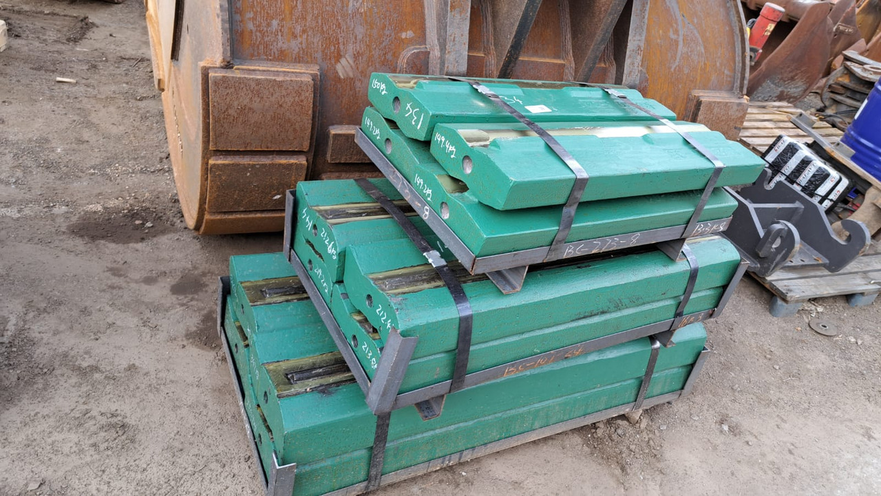 Blow bars for McCloskey I34, I44, I54 crusher - Spare parts for Crusher: picture 2 Blow bars for McCloskey I34, I44, I54 crusher - Spare parts for Crusher: picture 2