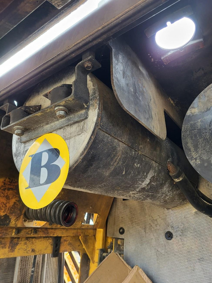 Volvo silencer - Spare parts for Loader: picture 3 Volvo silencer - Spare parts for Loader: picture 3
