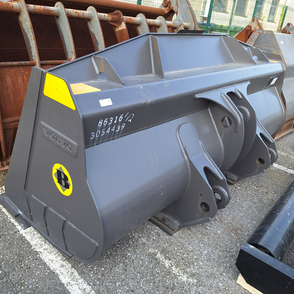 VOLVO 2880 mm for 18-22 ton wheel loaders - Loader bucket for Construction machinery: picture 3 VOLVO 2880 mm for 18-22 ton wheel loaders - Loader bucket for Construction machinery: picture 3