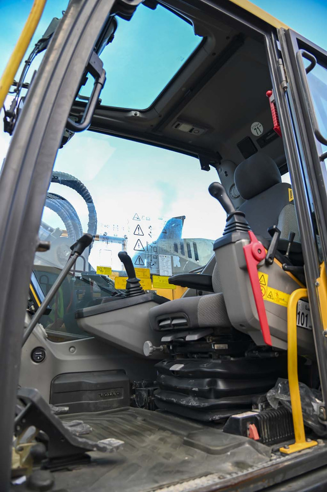 Crawler excavator Volvo ECR235EL: picture 47 Crawler excavator Volvo ECR235EL: picture 47