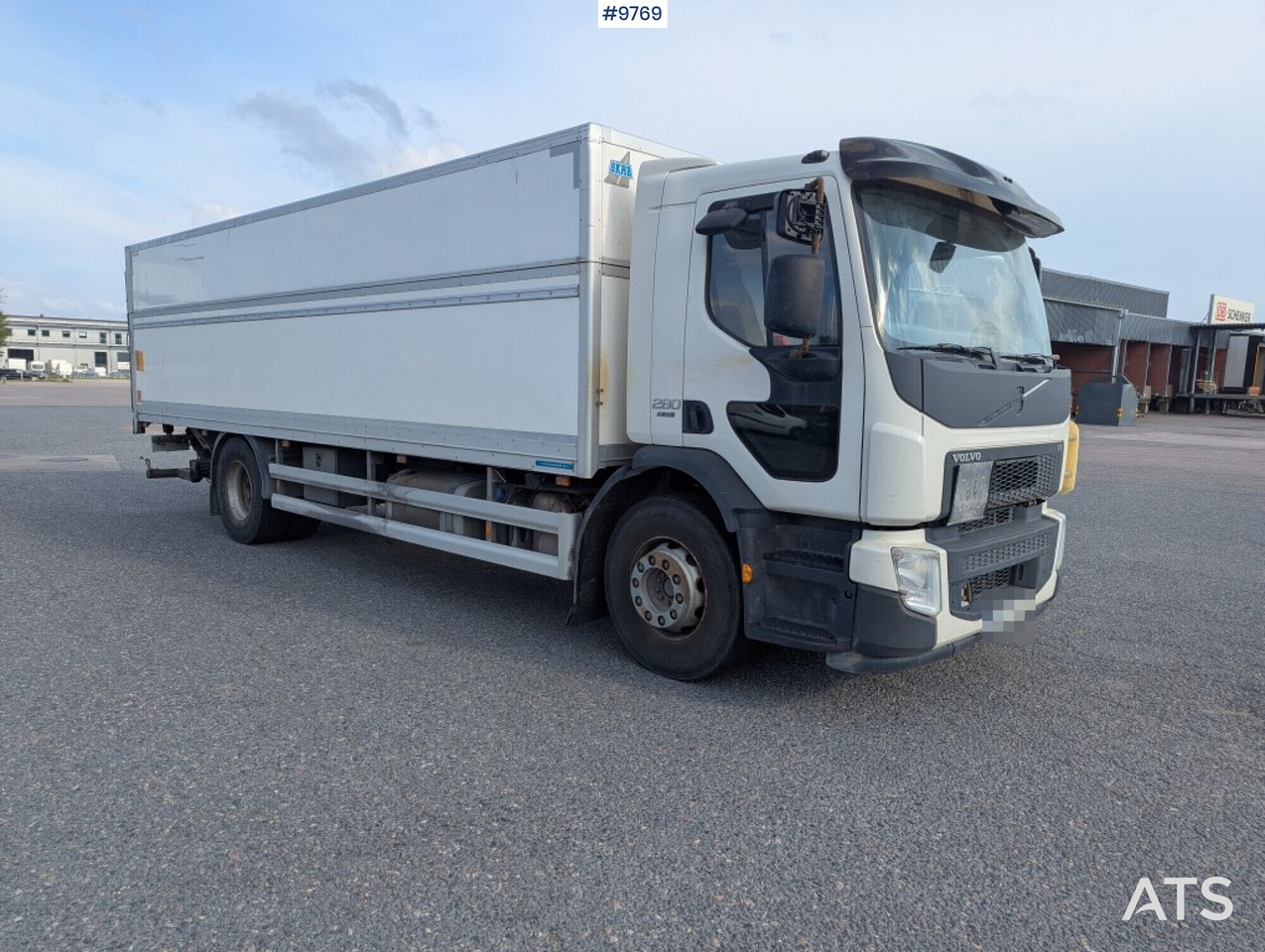 Box Truck Volvo FE 4X2 with tail lift, height adjustable box - Box truck: picture 2 Box Truck Volvo FE 4X2 with tail lift, height adjustable box - Box truck: picture 2