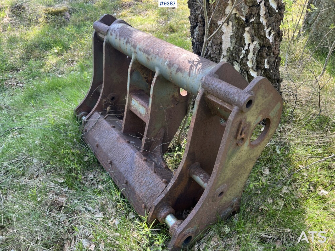 Bracket -Large BM - Construction equipment: picture 2 Bracket -Large BM - Construction equipment: picture 2