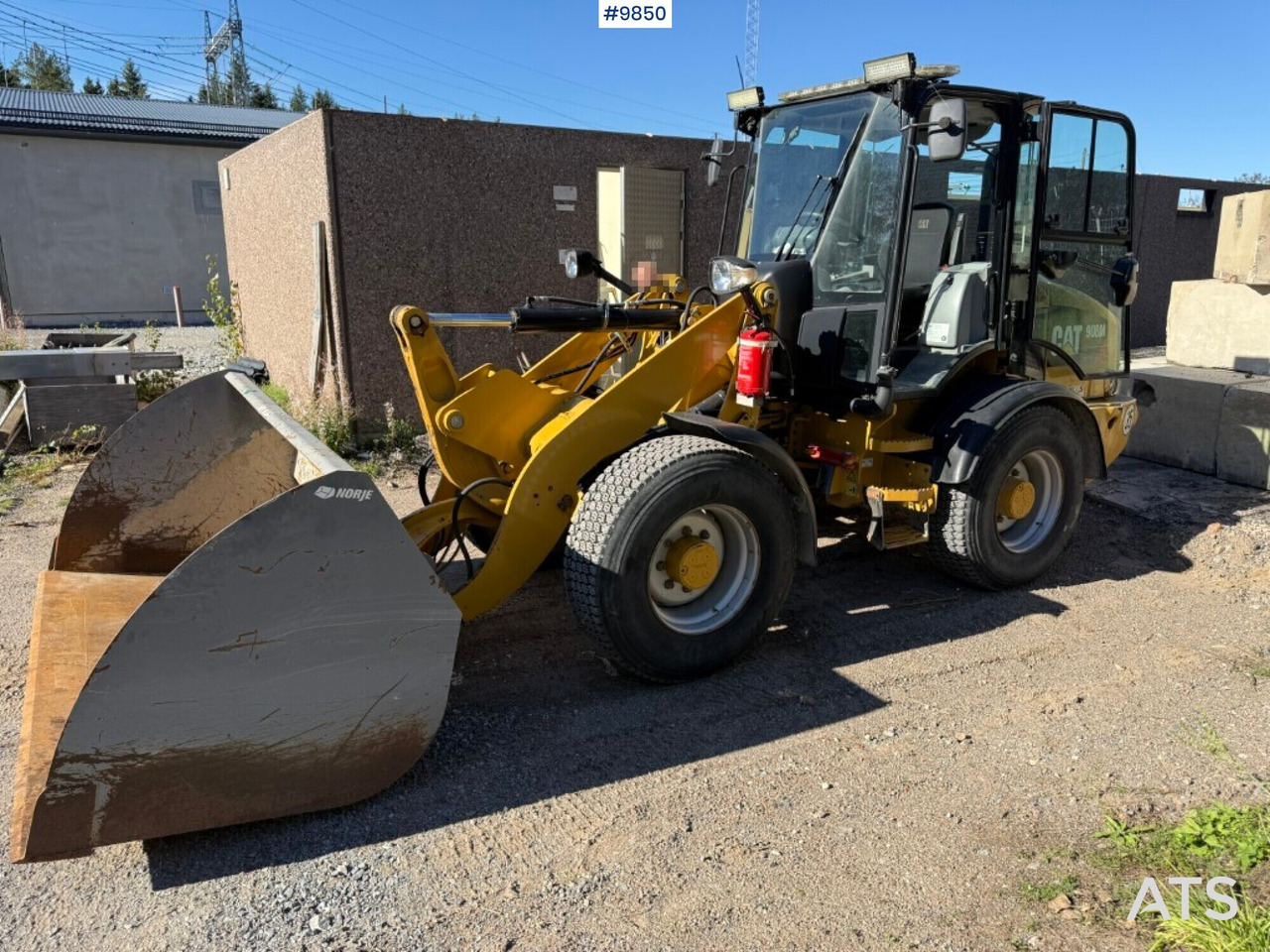 CAT 908M Wheel loader with Gears - Wheel loader: picture 1 CAT 908M Wheel loader with Gears - Wheel loader: picture 1