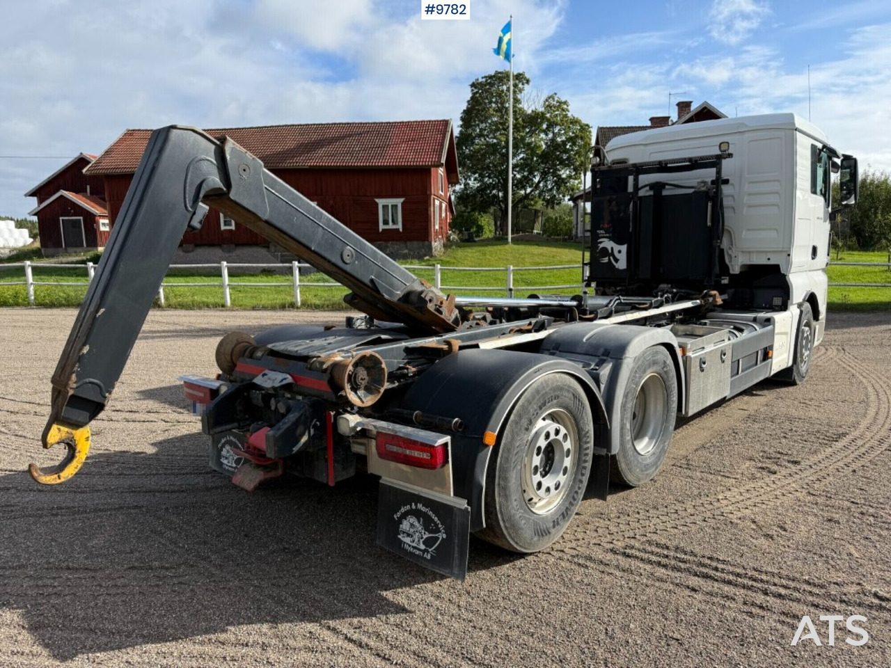 Hooklift Truck MAN TGX 26.500 6X2 - Hook lift truck: picture 4 Hooklift Truck MAN TGX 26.500 6X2 - Hook lift truck: picture 4