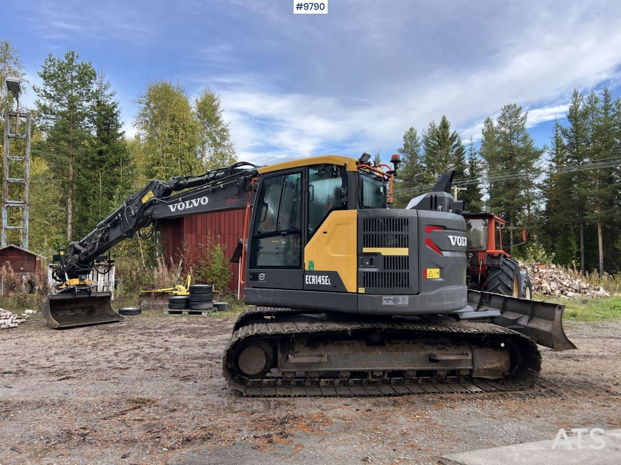 VOLVO ECR145 EL Excavator with attachments - Crawler excavator: picture 5 VOLVO ECR145 EL Excavator with attachments - Crawler excavator: picture 5