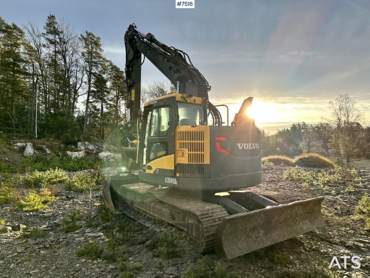 Volvo ECR145DL Crawler excavator with rotor and buckets - Crawler excavator: picture 5 Volvo ECR145DL Crawler excavator with rotor and buckets - Crawler excavator: picture 5