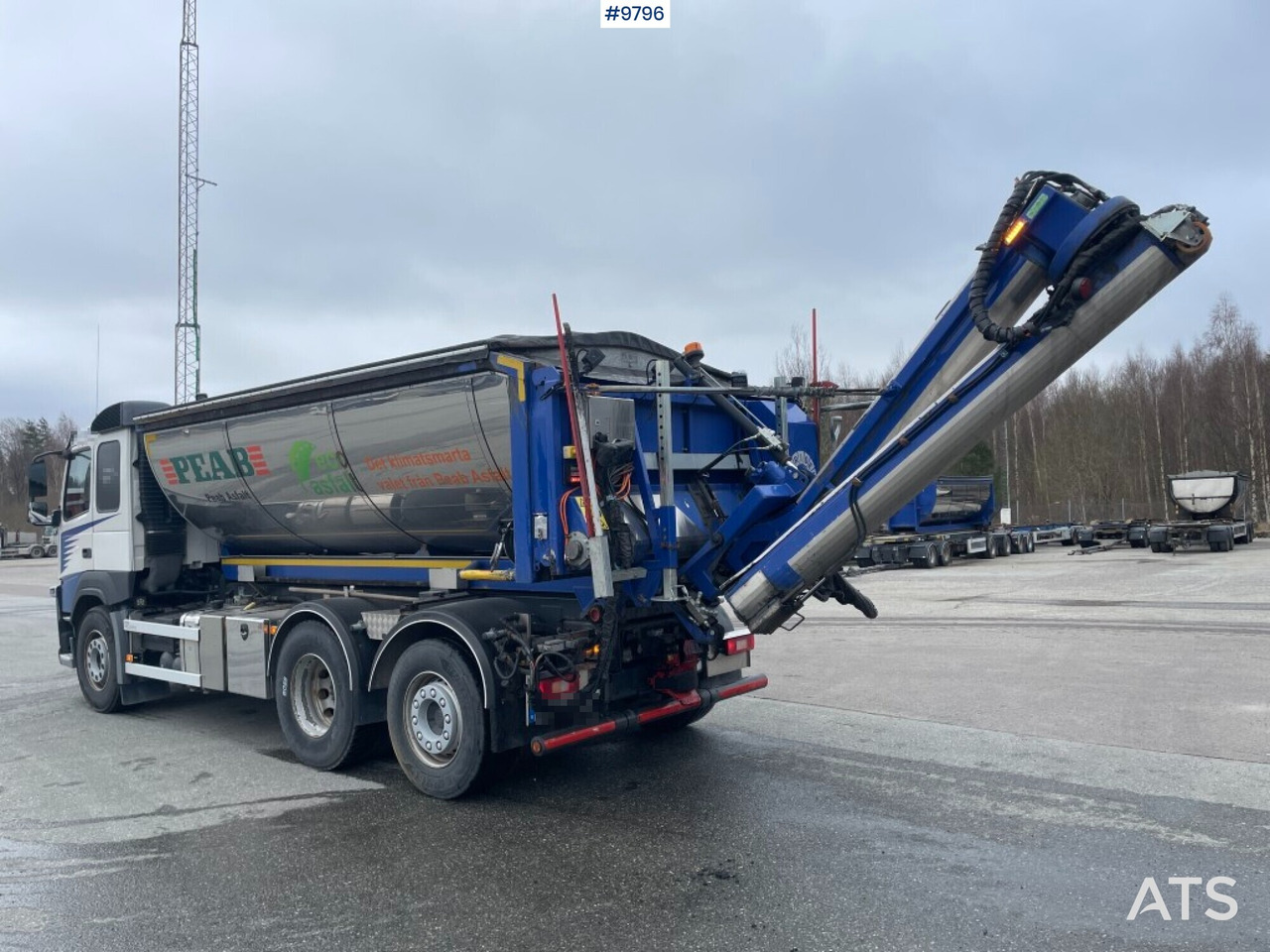 Tipper Volvo FM 370 6x2 Spreader truck: picture 9