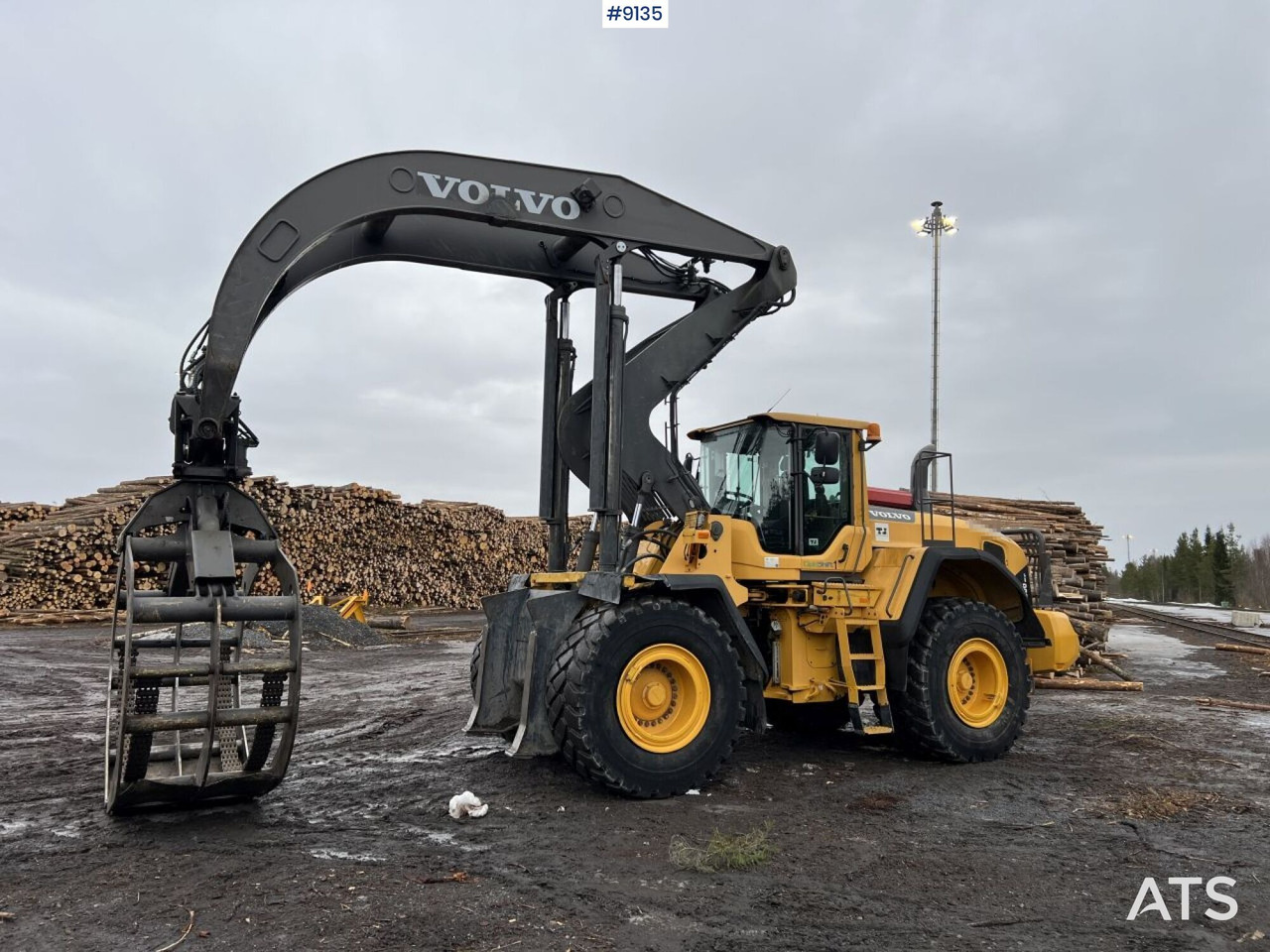 Volvo L 180 G High lifter / Log handler (VIDEO) - Wheel loader: picture 1 Volvo L 180 G High lifter / Log handler (VIDEO) - Wheel loader: picture 1