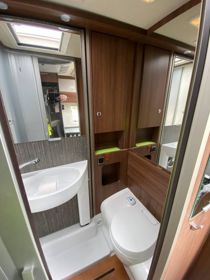 Hymer ML-T 570 -Mercedes 419 CDI 190 4x4 1er Main - Semi-integrated motorhome: picture 4 Hymer ML-T 570 -Mercedes 419 CDI 190 4x4 1er Main - Semi-integrated motorhome: picture 4