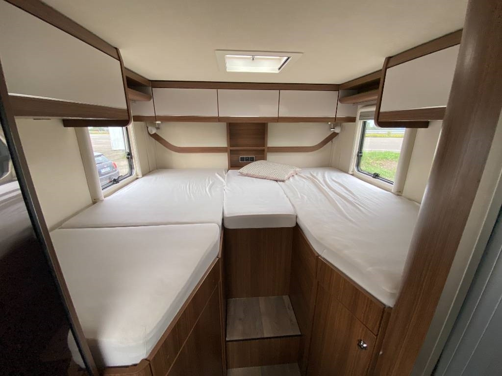 Hymer ML-T 570 -Mercedes 419 CDI 190 4x4 1er Main - Semi-integrated motorhome: picture 3 Hymer ML-T 570 -Mercedes 419 CDI 190 4x4 1er Main - Semi-integrated motorhome: picture 3