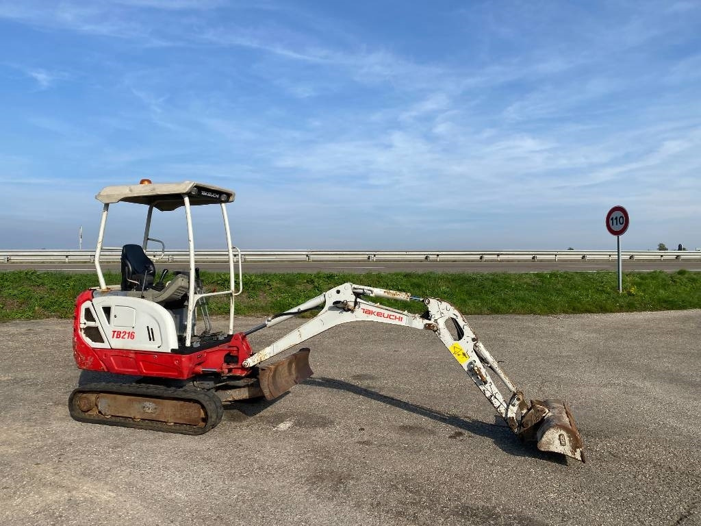 Takeuchi TB 216 /1er Main endommagée - Mini excavator: picture 3 Takeuchi TB 216 /1er Main endommagée - Mini excavator: picture 3