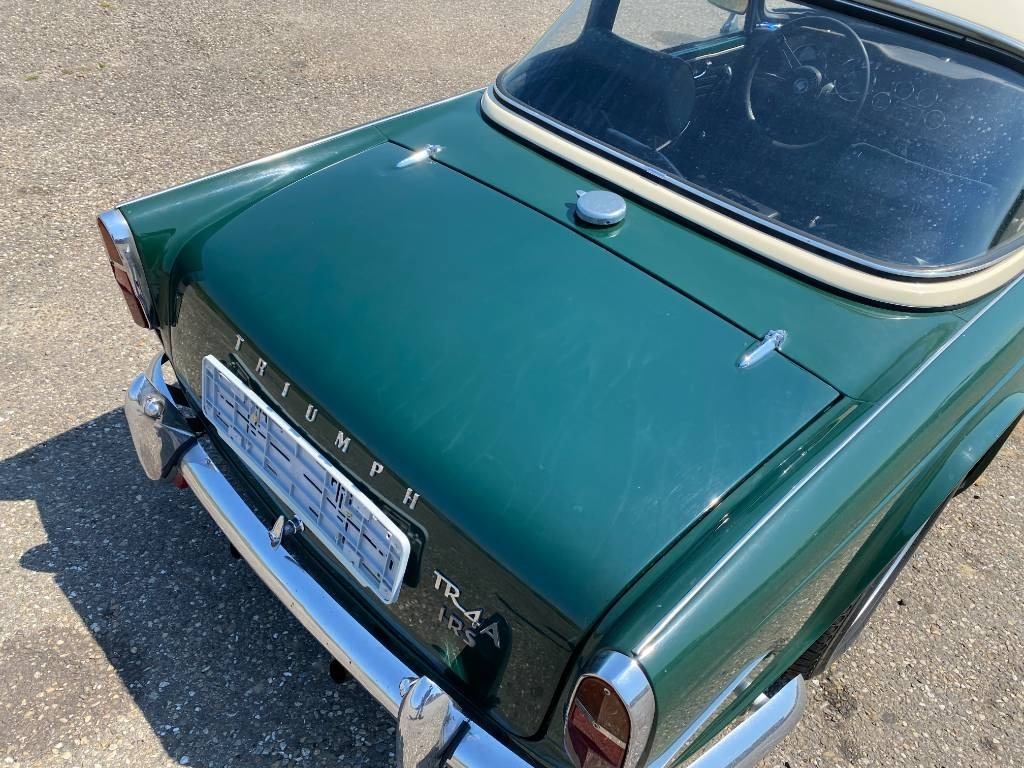 Car Triumph TR4-A + Hard Top / OldTimer endommagé: picture 38