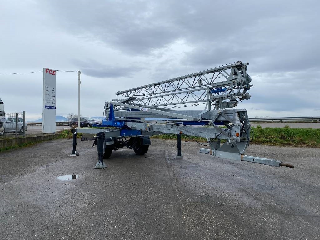 Vicario O.M.V/GP MAT OMV 260 R-16 Origine Françaises - Self-erecting tower crane: picture 5 Vicario O.M.V/GP MAT OMV 260 R-16 Origine Françaises - Self-erecting tower crane: picture 5