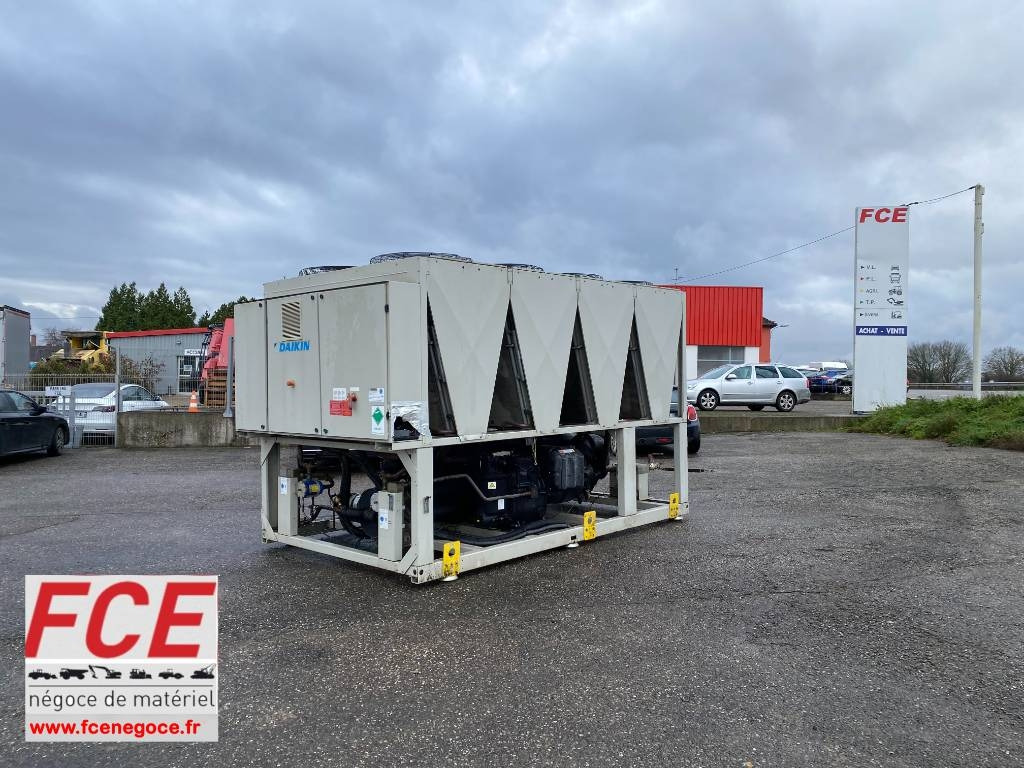 Daikin Groupe de Climatisation EWAD450STZ-SL B2+OP - Construction equipment: picture 1 Daikin Groupe de Climatisation EWAD450STZ-SL B2+OP - Construction equipment: picture 1