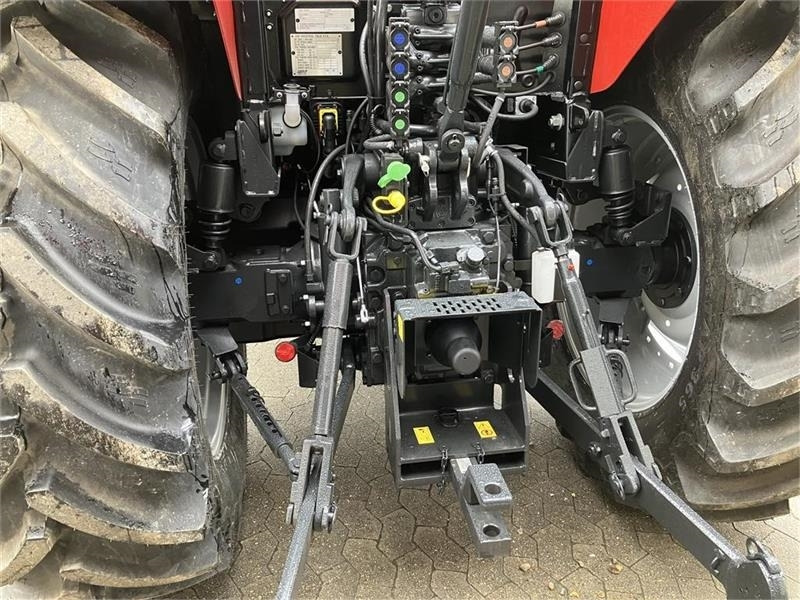 Case IH Farmall 100C - Farm tractor: picture 4 Case IH Farmall 100C - Farm tractor: picture 4