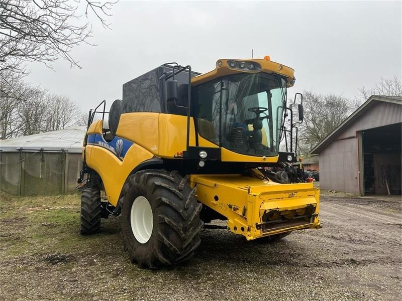 New Holland CX 6090 4wd - Combine harvester: picture 3 New Holland CX 6090 4wd - Combine harvester: picture 3
