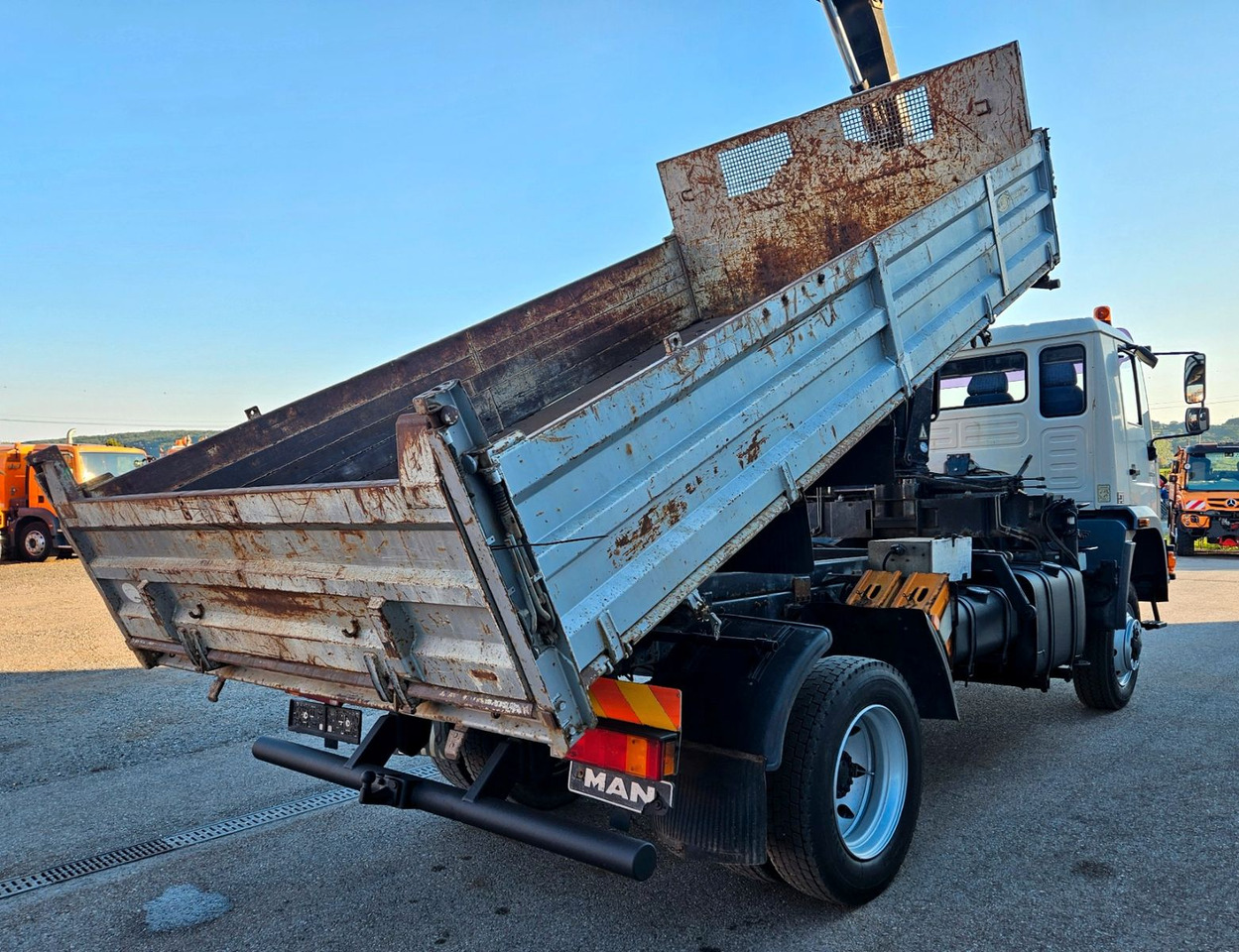 Tipper, Crane truck MAN LE 14.250 4x4 HIAB 077BS-2 Kran Greifer: picture 15 Tipper, Crane truck MAN LE 14.250 4x4 HIAB 077BS-2 Kran Greifer: picture 15