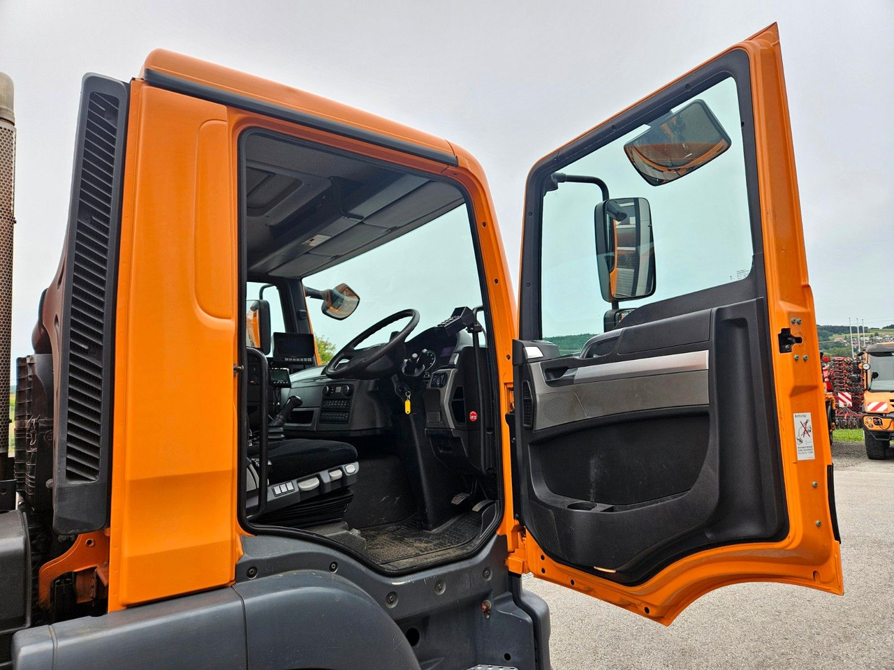 Road sweeper MAN TGM 18.250 Euro6 BROCK SL200 L+R  Aufbaumotor: picture 8
