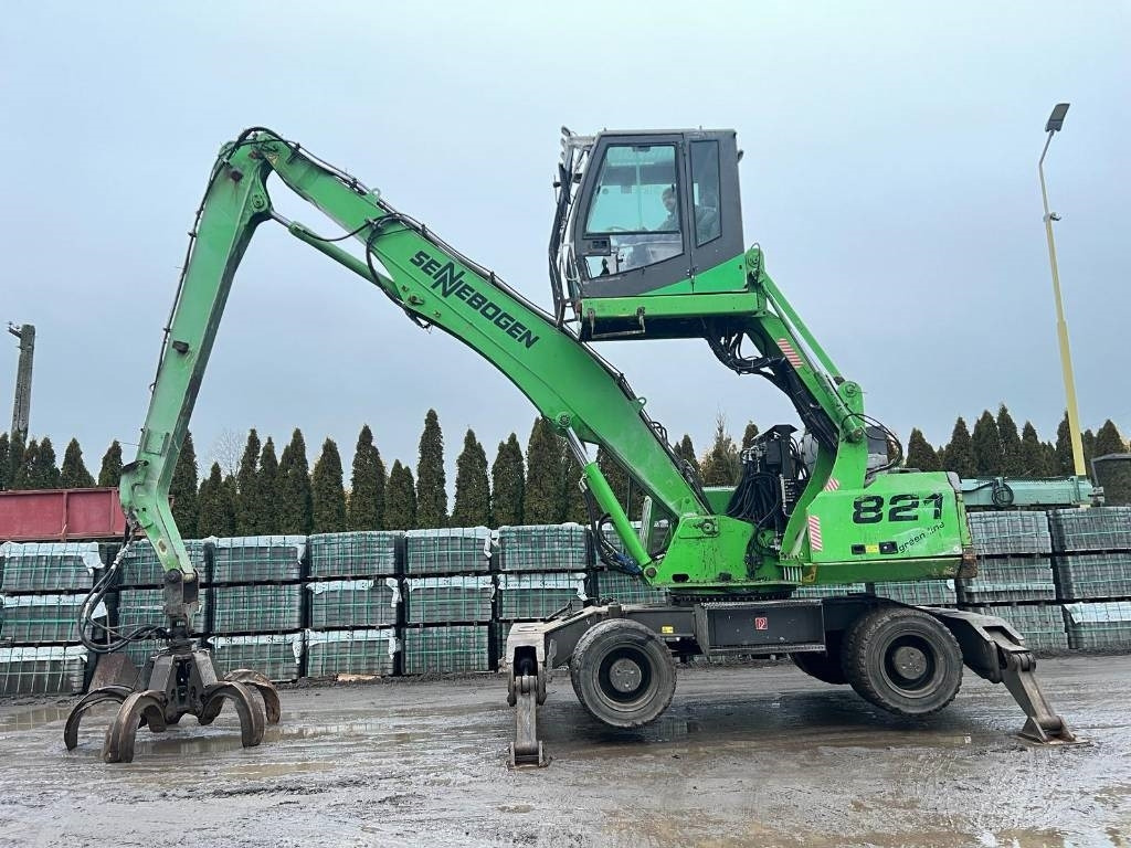 Sennebogen 821 - Waste/ Industry handler: picture 1 Sennebogen 821 - Waste/ Industry handler: picture 1
