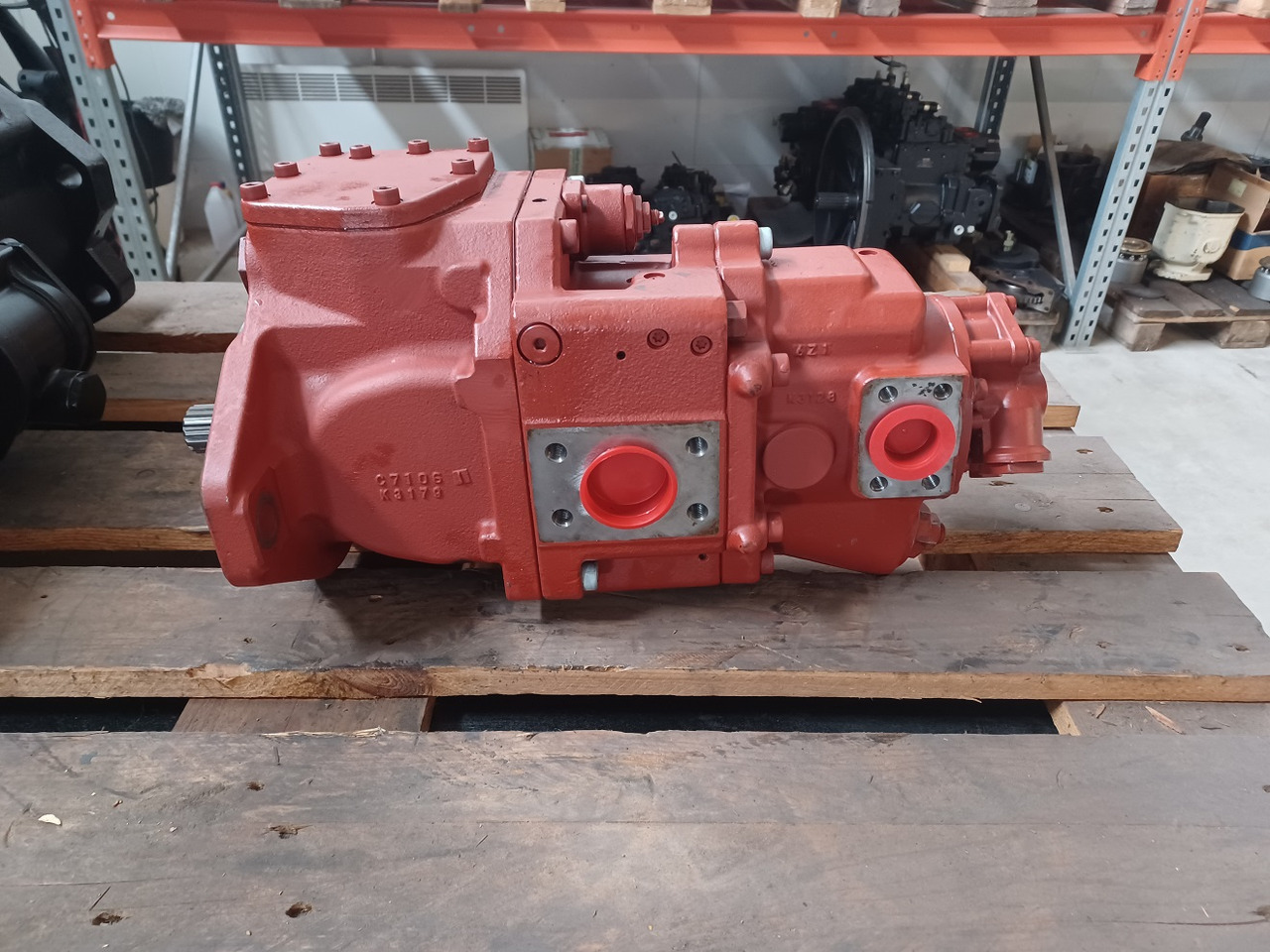 Kawasaki Heavy Industries K7SP36/K7V28-11VR-922A/25 - Hydraulic pump for Crawler excavator: picture 1 Kawasaki Heavy Industries K7SP36/K7V28-11VR-922A/25 - Hydraulic pump for Crawler excavator: picture 1