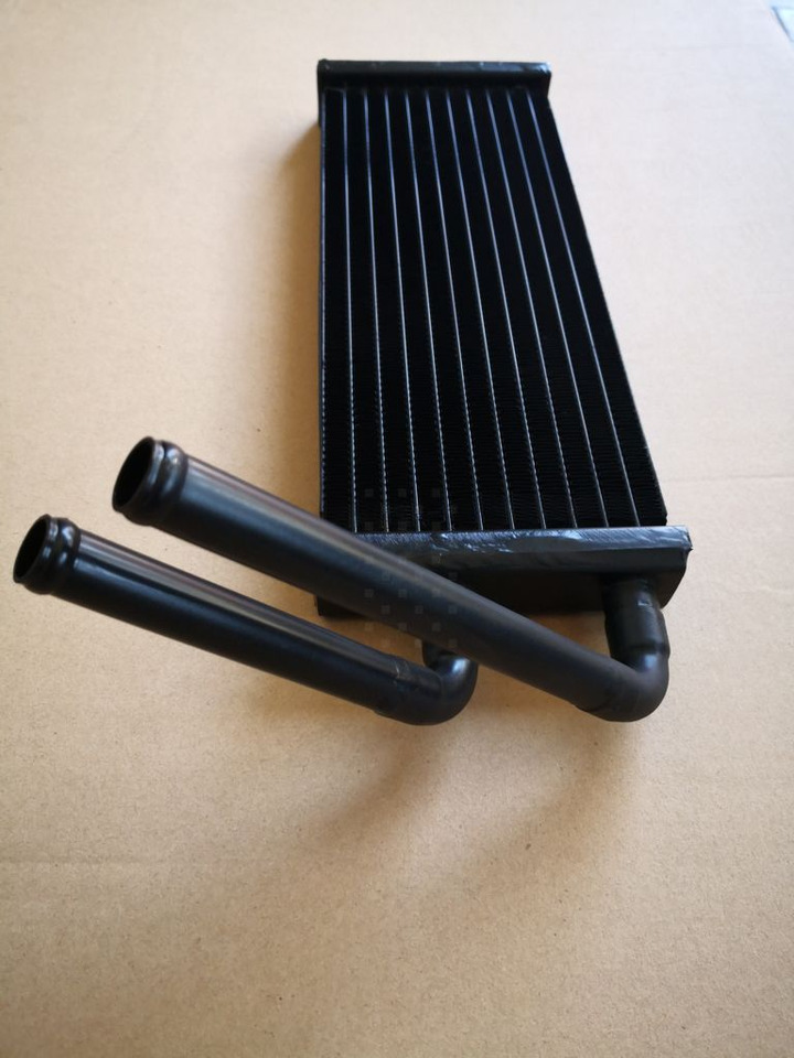 RADIATORE RISCALDAMENTO New Holland Kobelco E215C SK210-9 - Radiator: picture 2 RADIATORE RISCALDAMENTO New Holland Kobelco E215C SK210-9 - Radiator: picture 2