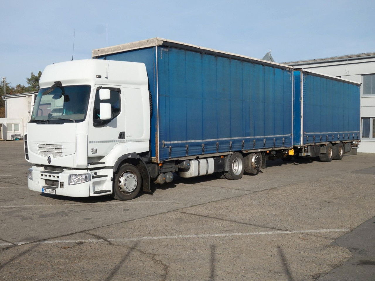 Renault Premium 460 EEV + Svan 120m3 Durchfahren - Curtainsider truck: picture 1 Renault Premium 460 EEV + Svan 120m3 Durchfahren - Curtainsider truck: picture 1